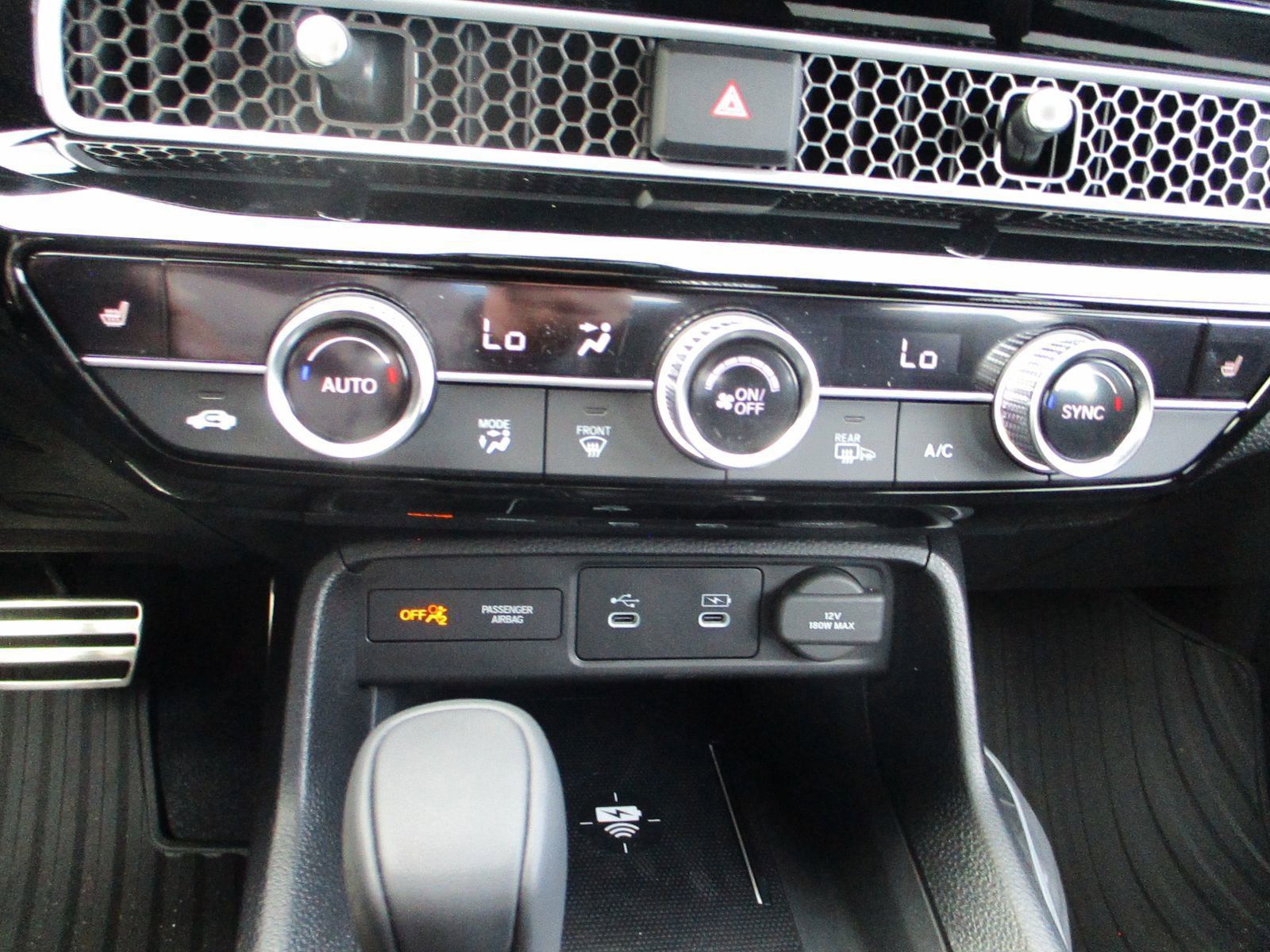 2025 Honda Civic Hatchback Hybrid Sport Touring photo 10