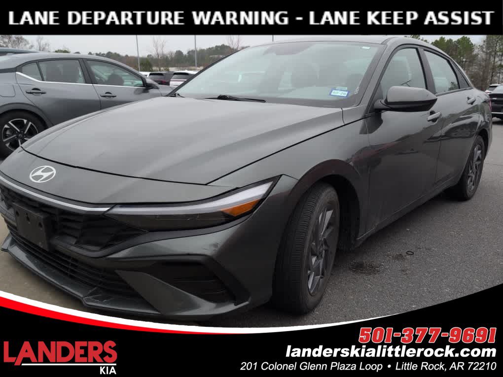 2024 Hyundai Elantra SEL's photo