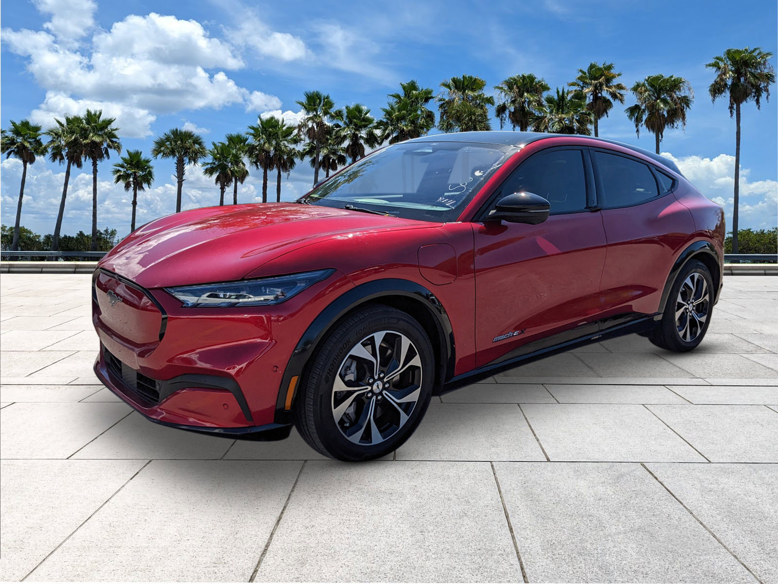2021 Ford Mustang Mach-E Premium photo 4