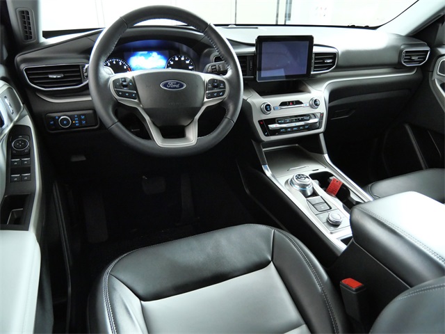 2023 Ford Explorer XLT photo 4