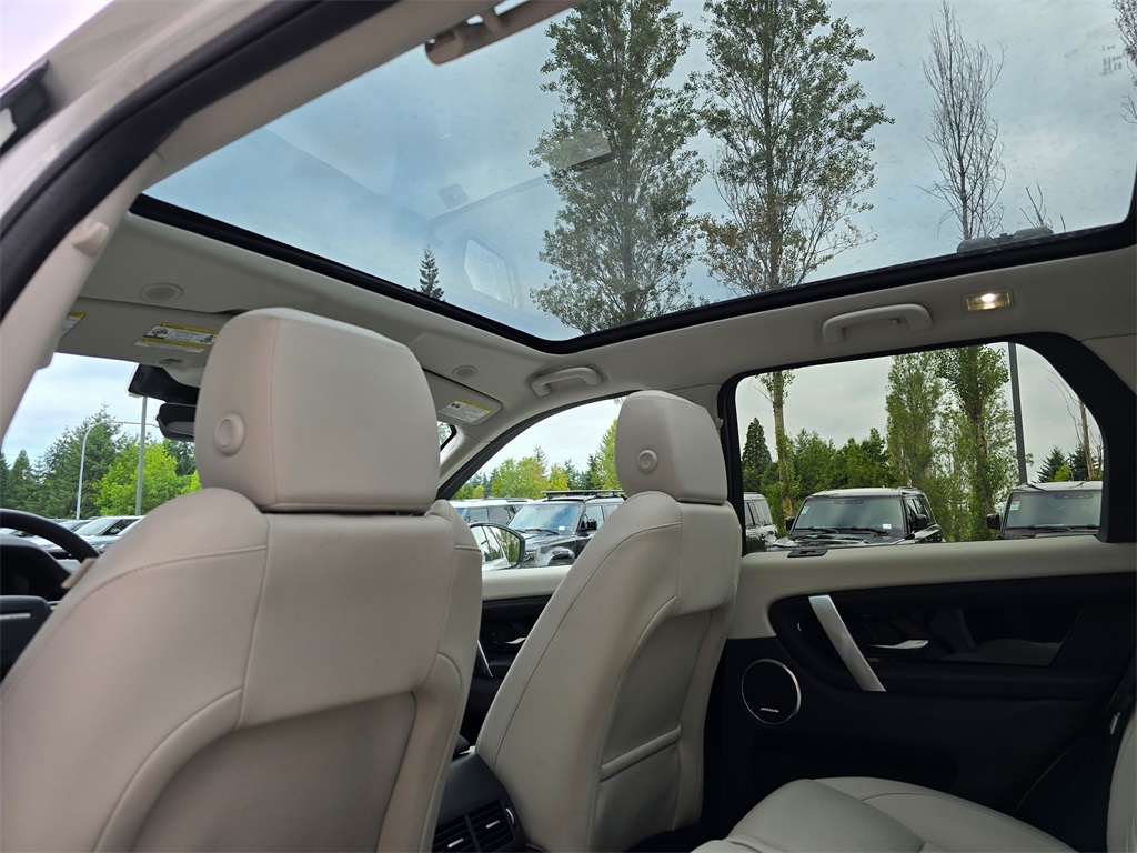 2024 Land Rover Discovery Sport S photo 25