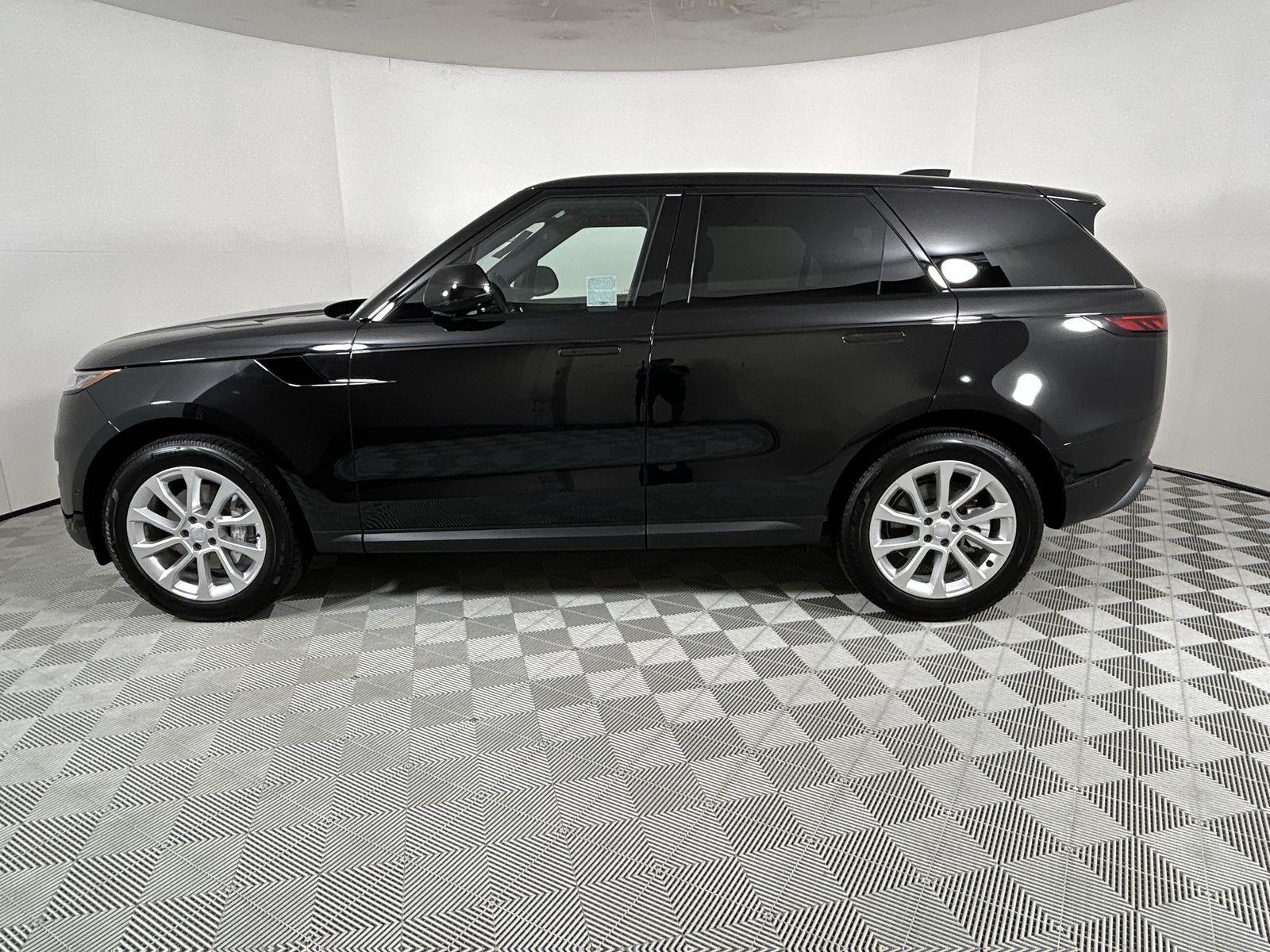 2025 Land Rover Range Rover Sport SE photo 2