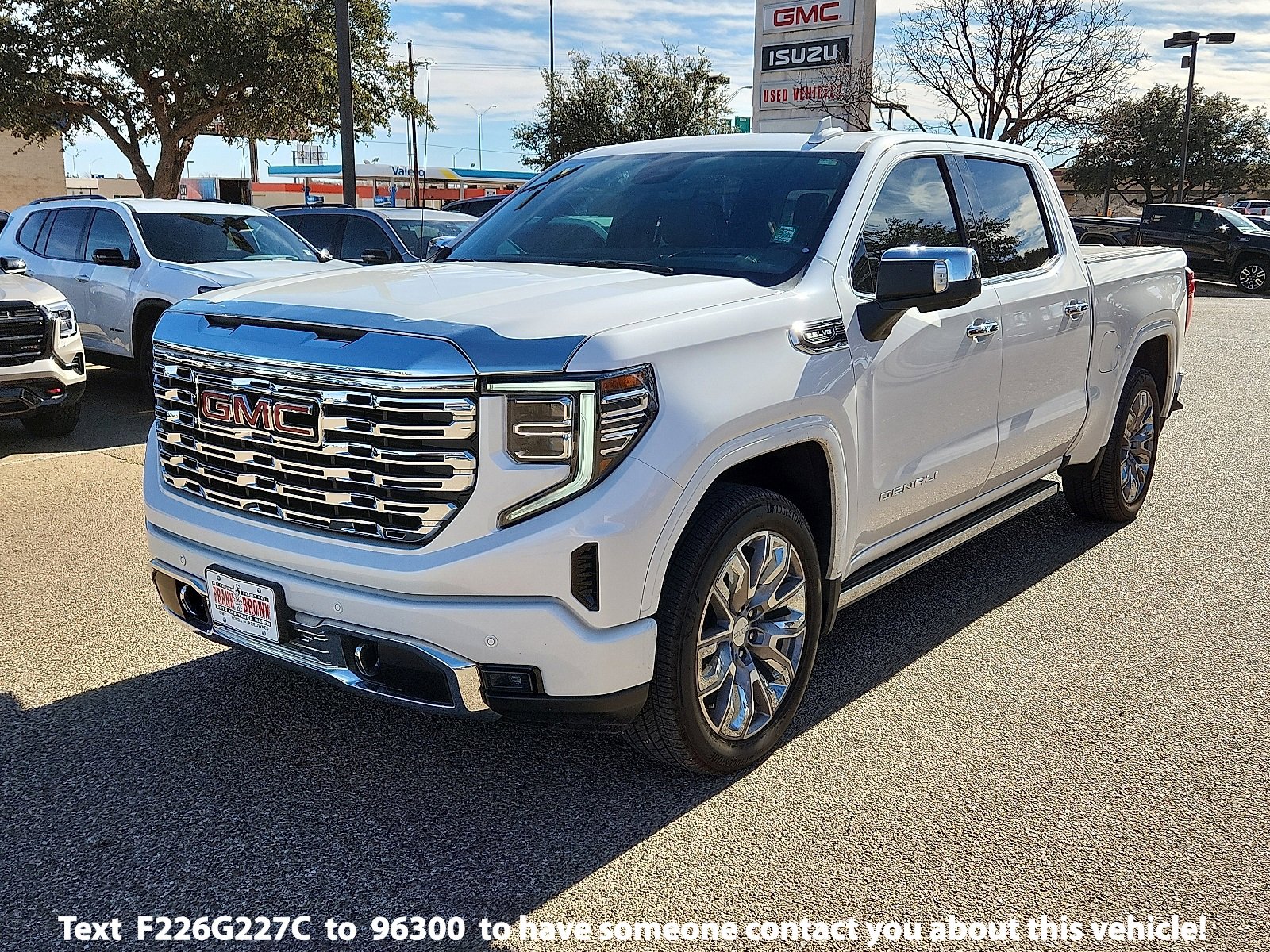 2024 GMC Sierra Denali's photo