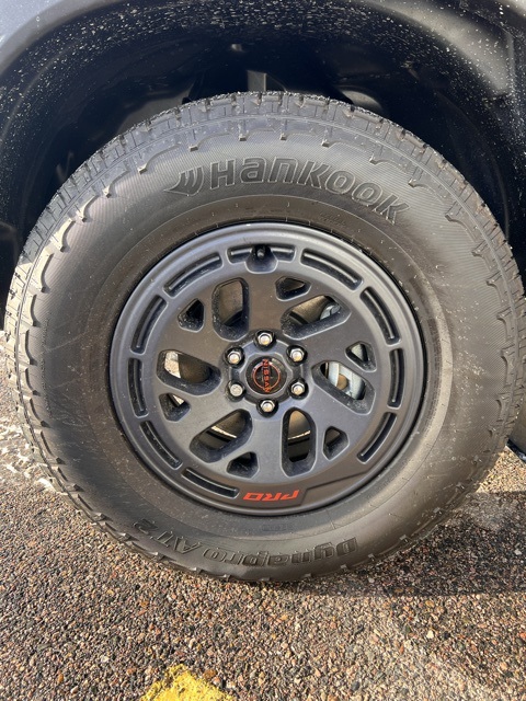 2025 Nissan Frontier PRO-4X photo 2