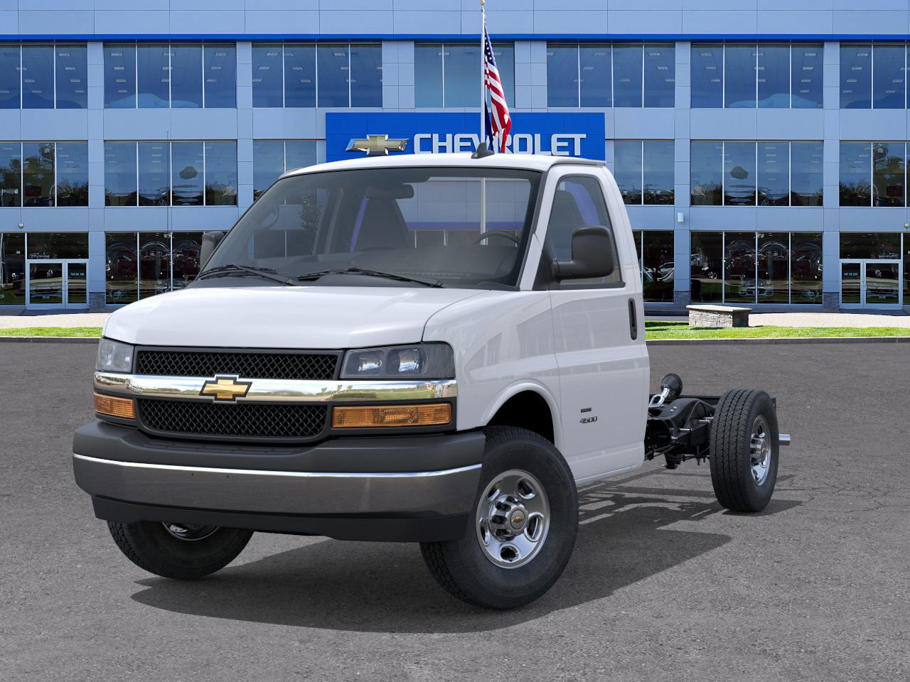 2025 Chevrolet Express Cutaway 3500 photo 4