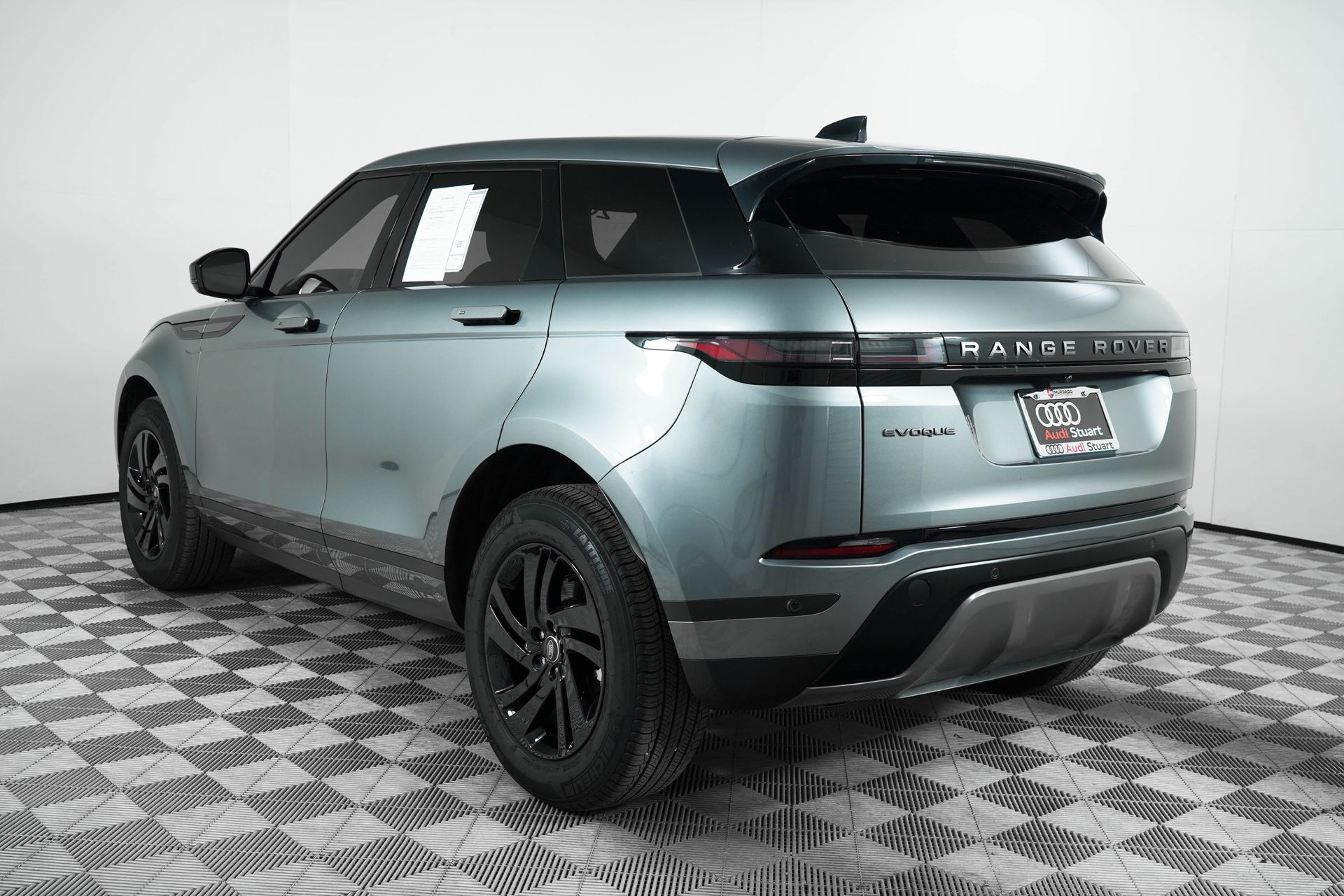 2025 Land Rover Range Rover Evoque S photo 5