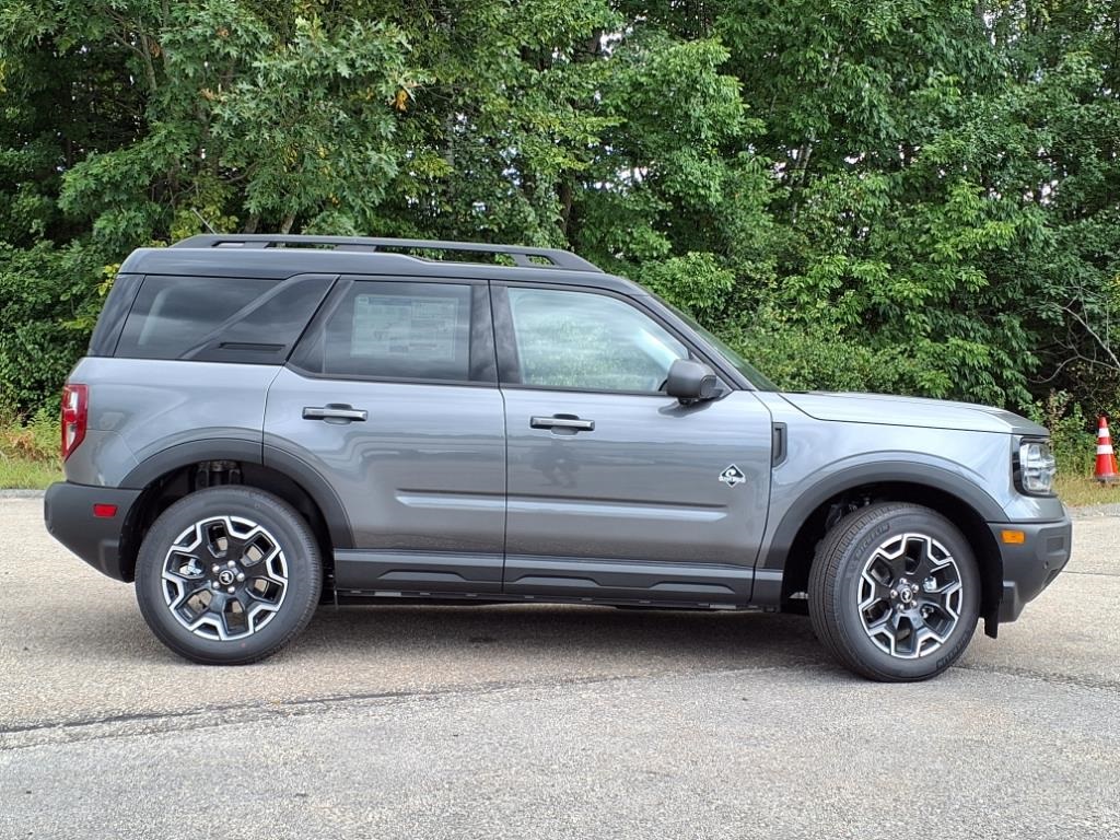 2025 Ford Bronco Sport Outer Banks photo 2