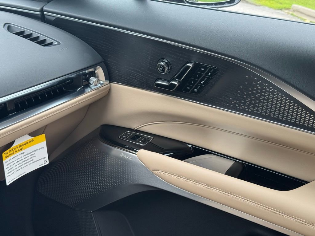 2025 Cadillac Lyriq Sport photo 30