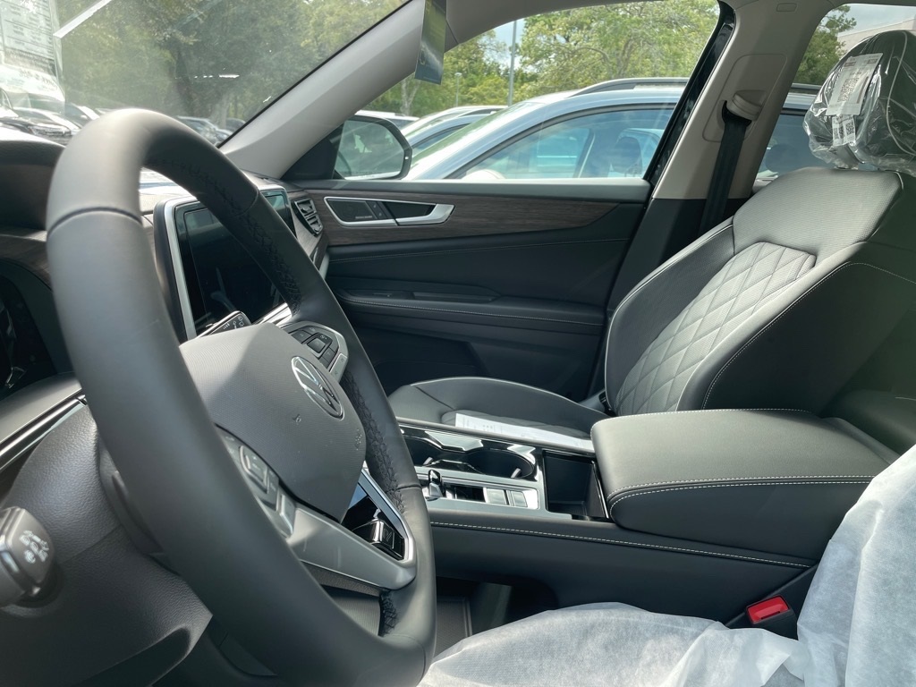 2026 Volkswagen Atlas SEL Premium R-Line photo 2