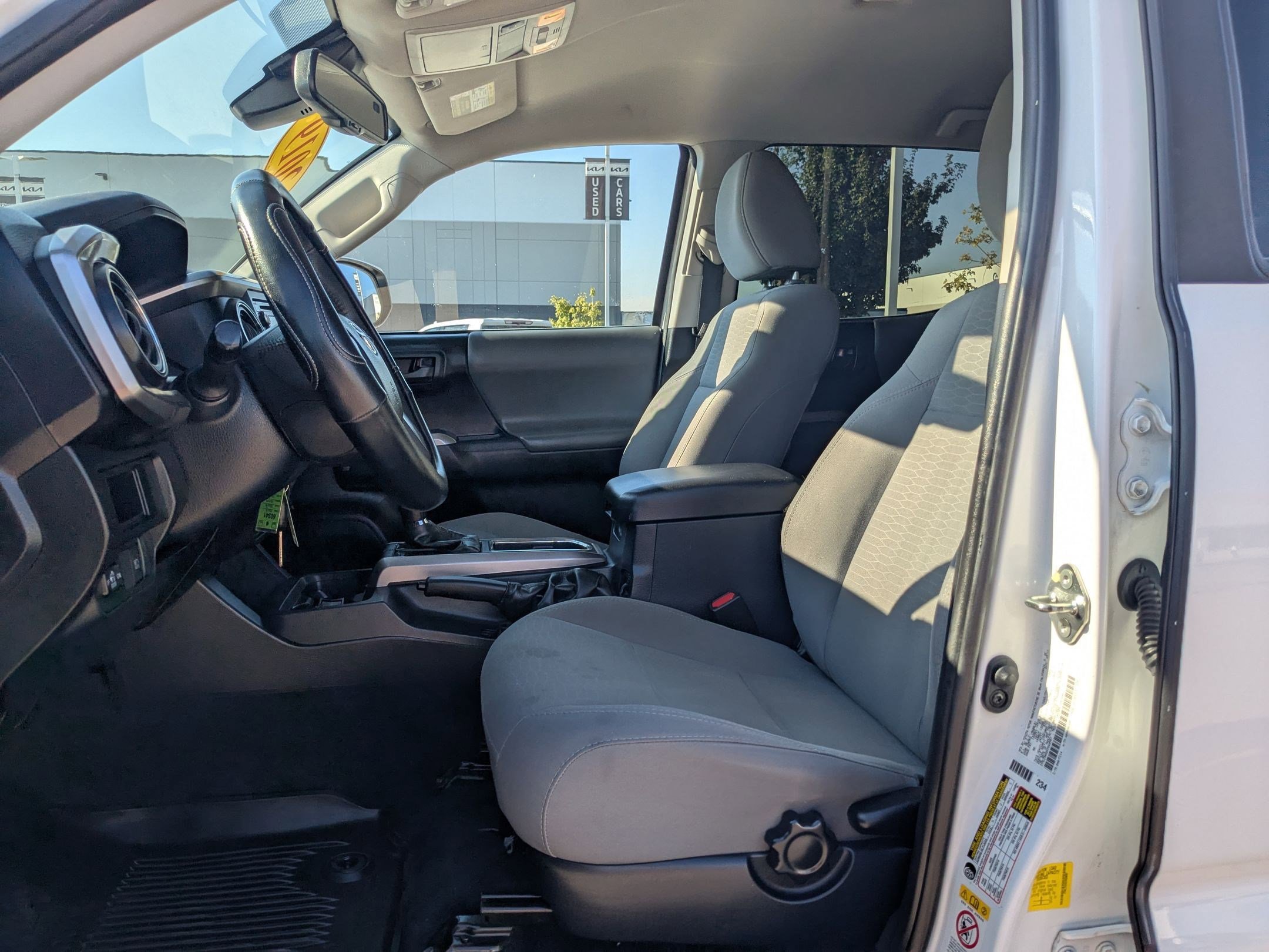 2019 Toyota Tacoma SR5 4x4 photo 18