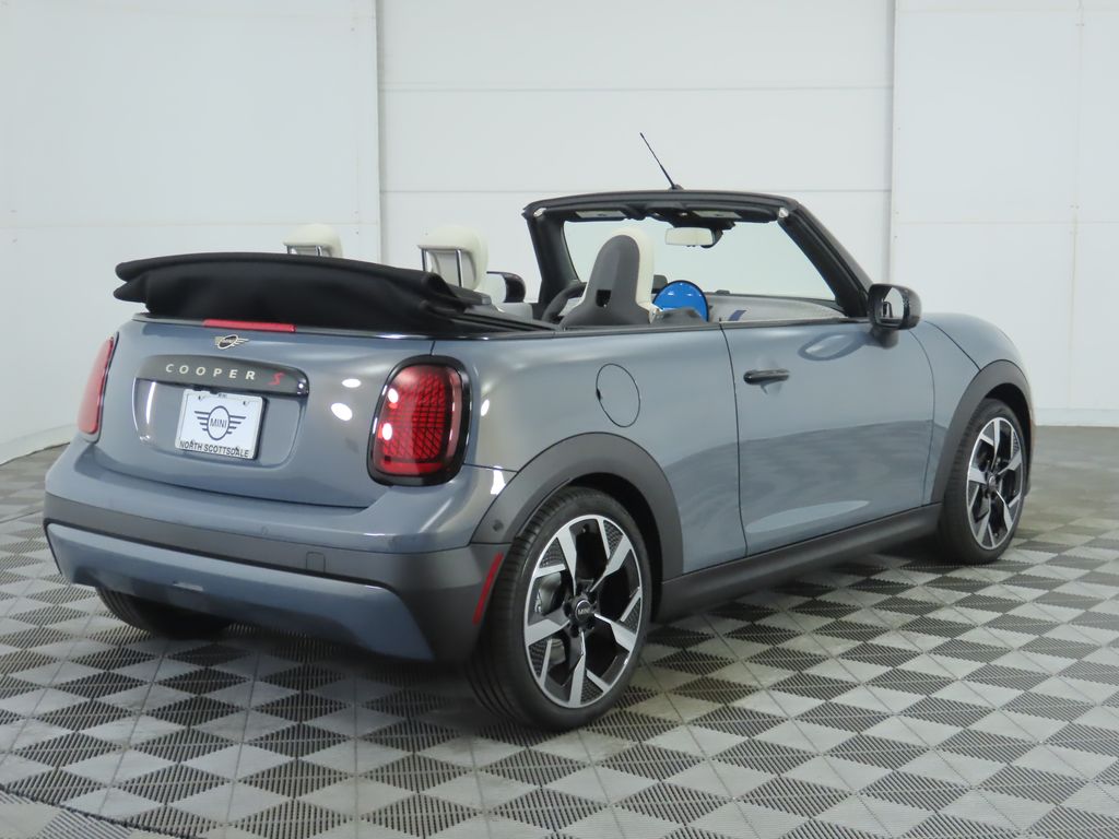 2026 Mini Cooper Convertible Iconic photo 5