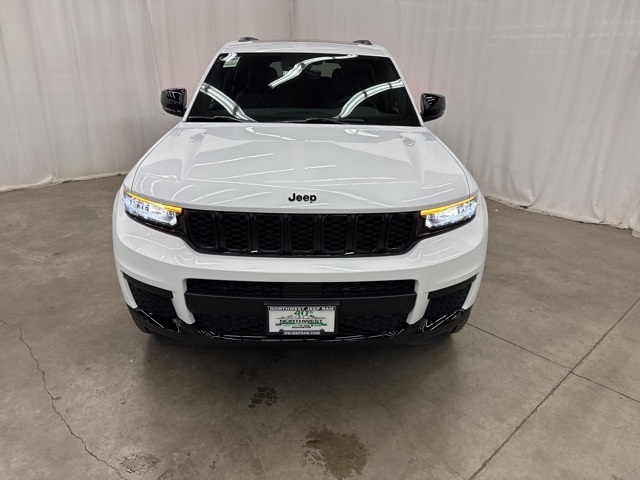 2025 Jeep Grand Cherokee Altitude X photo 2