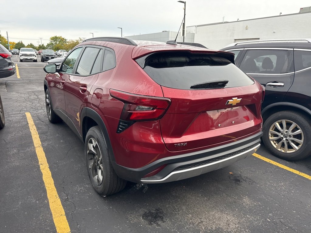 2024 Chevrolet Trax LT photo 4