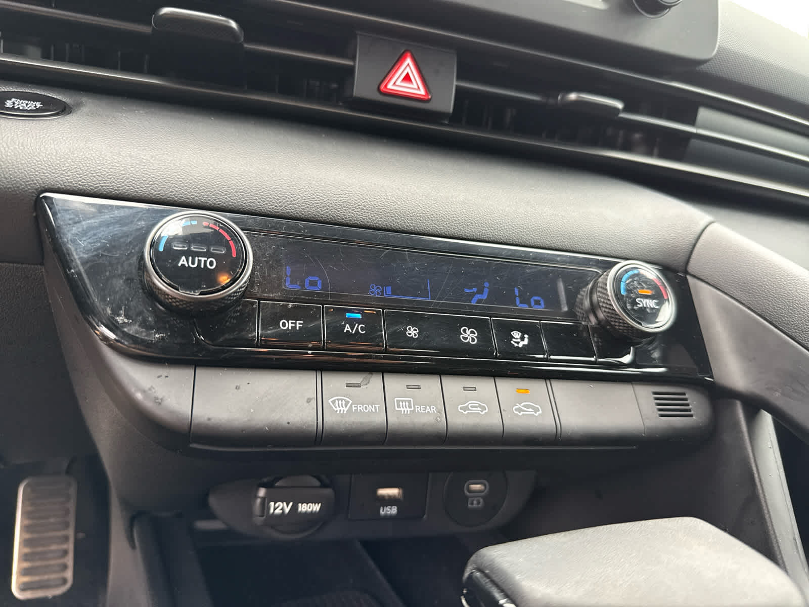 2025 Hyundai Elantra SEL Sport photo 23