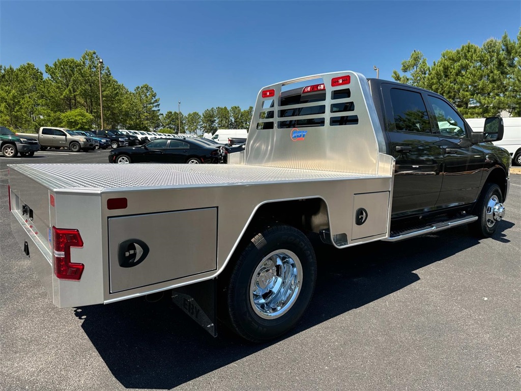 2024 Ram 3500 Tradesman photo 3