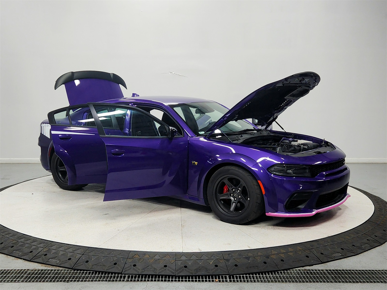 2023 Dodge Charger R/T Scat Pack Widebody photo 9