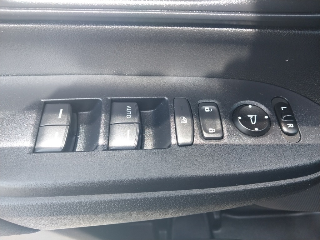 2019 Honda CR-V LX photo 9