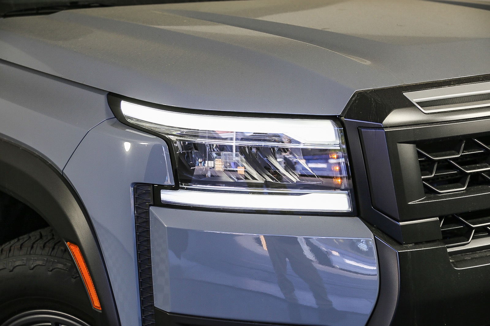 2025 Nissan Frontier Crew Cab PRO-4X photo 2