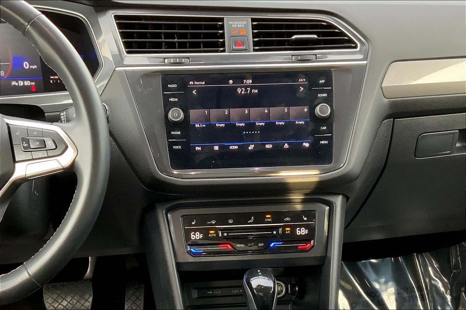 2022 Volkswagen Tiguan SE photo 6