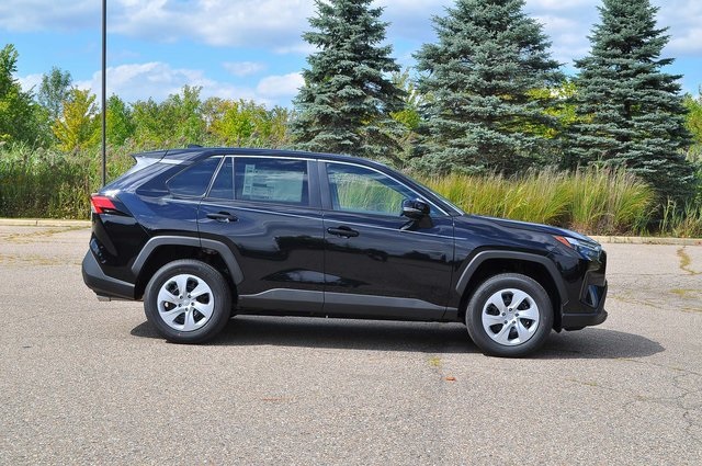 2025 Toyota RAV4 LE photo 2