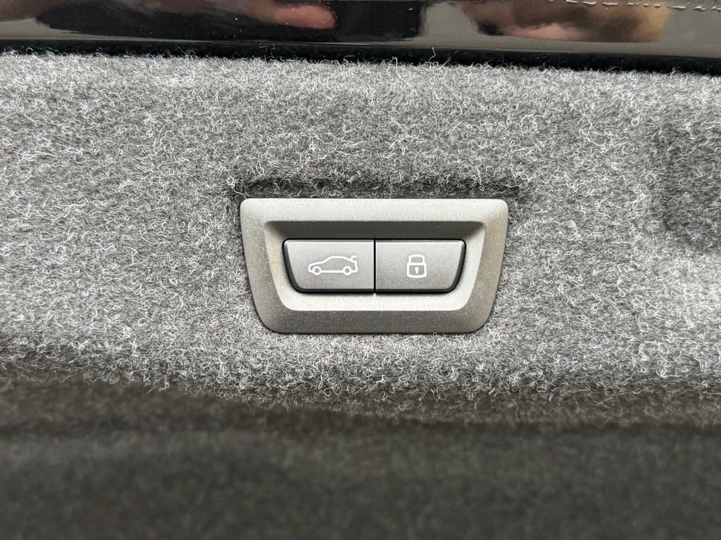 2026 Bmw 550e xDrive photo 16