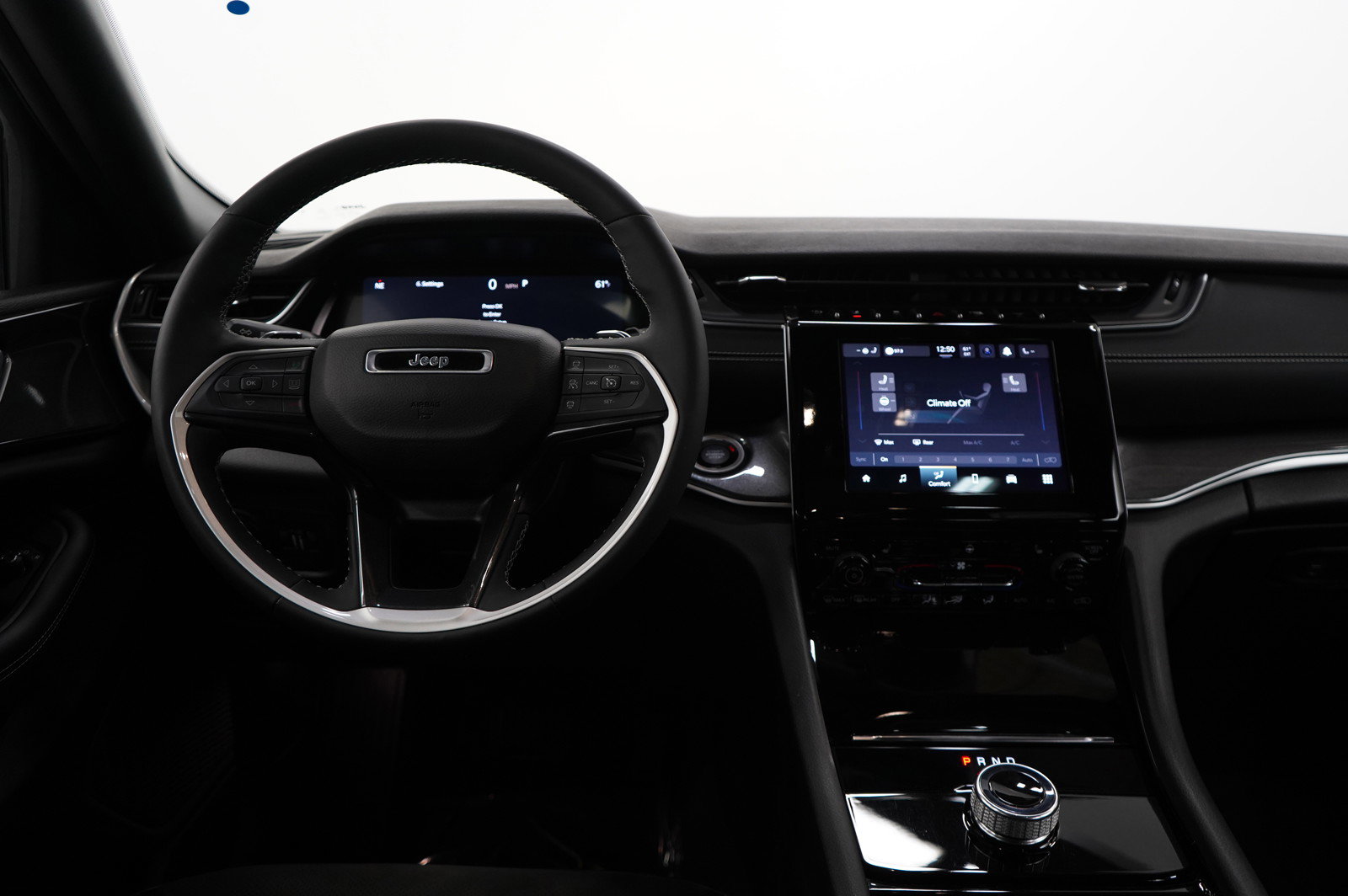 2023 Jeep Grand Cherokee Laredo Altitude photo 12