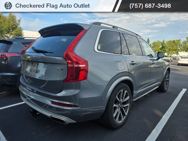 2017 Volvo XC90 T6 Momentum photo 6