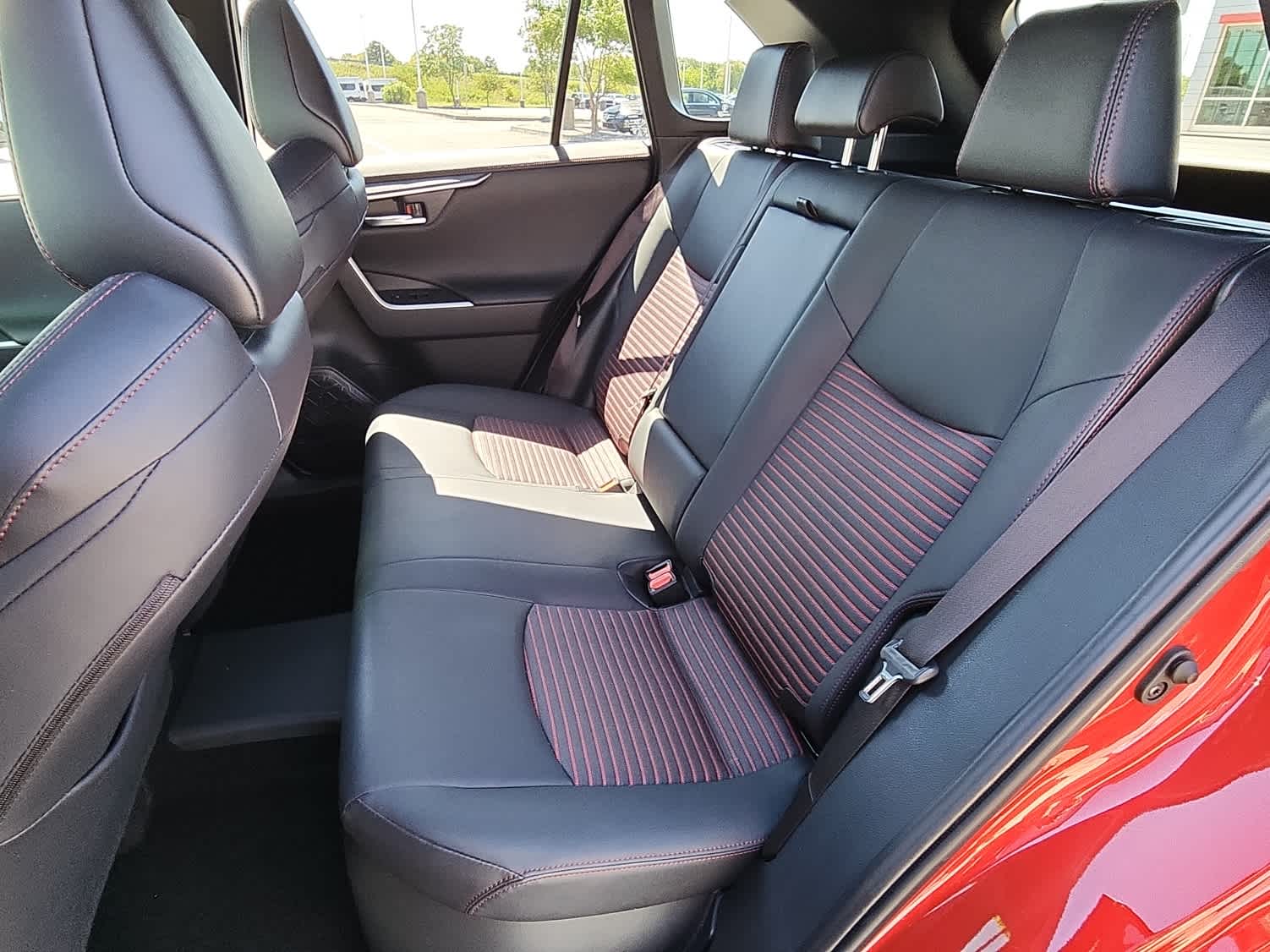 2022 Toyota RAV4 Prime XSE photo 5