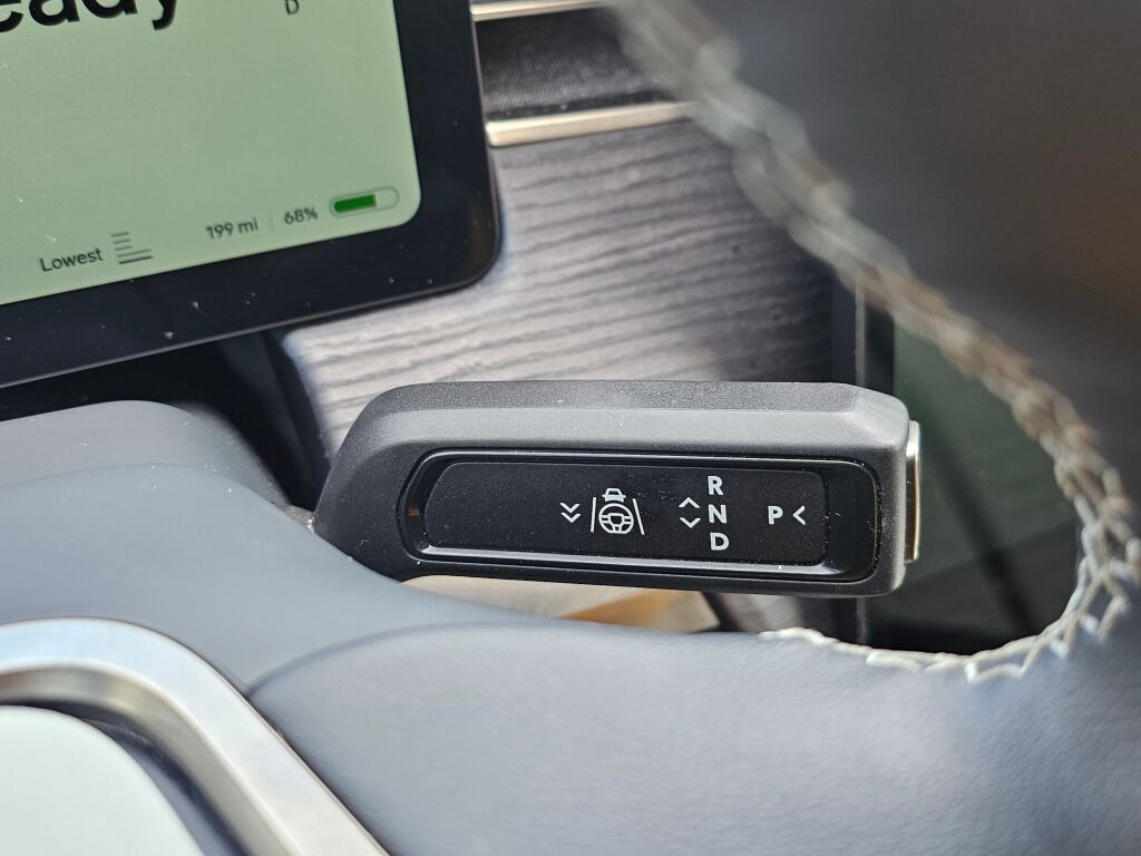 2023 Rivian R1S Adventure photo 39