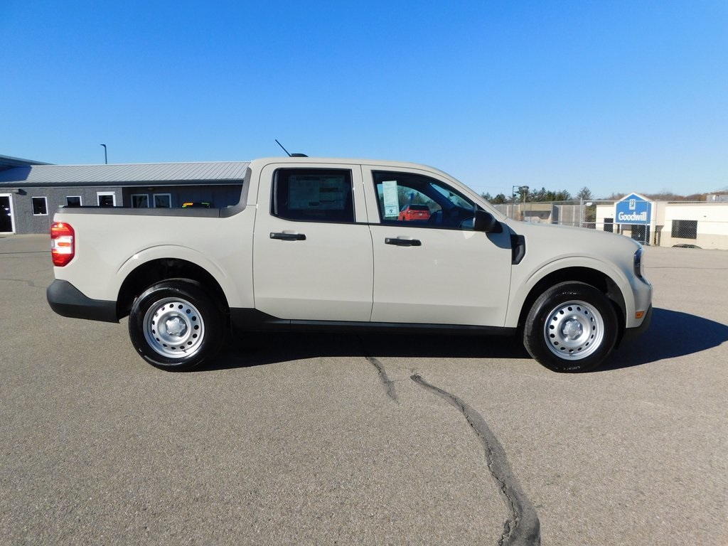 2025 Ford Maverick XL photo 2