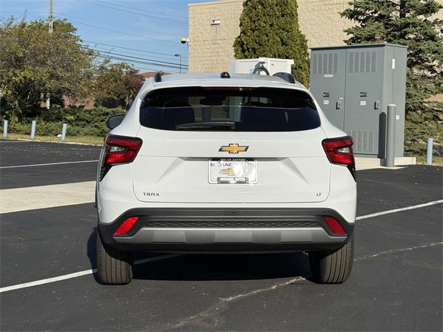 2026 Chevrolet Trax LT photo 4
