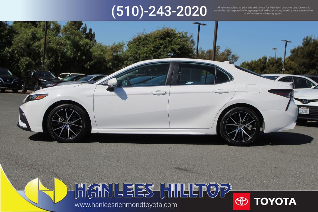 2024 Toyota Camry SE photo 8