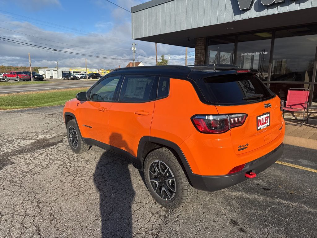 2026 Jeep Compass Trailhawk photo 3