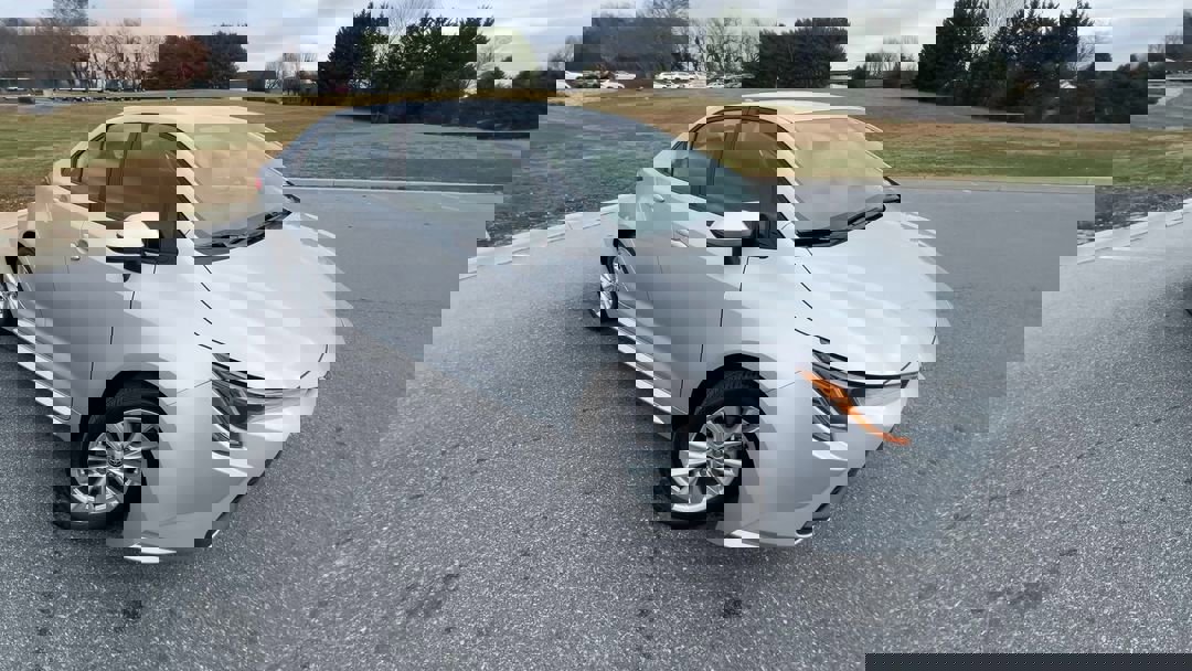 2024 Toyota Corolla LE photo 2