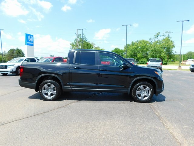 2025 Honda Ridgeline TrailSport photo 2