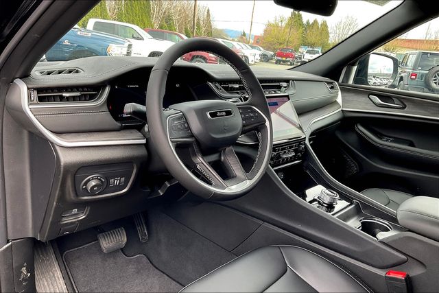 2025 Jeep Grand Cherokee Limited photo 6