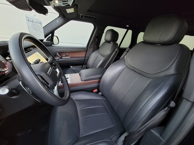 2023 Land Rover Range Rover SE photo 11