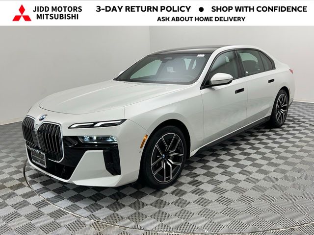 2025 BMW 7 Series 740i's photo