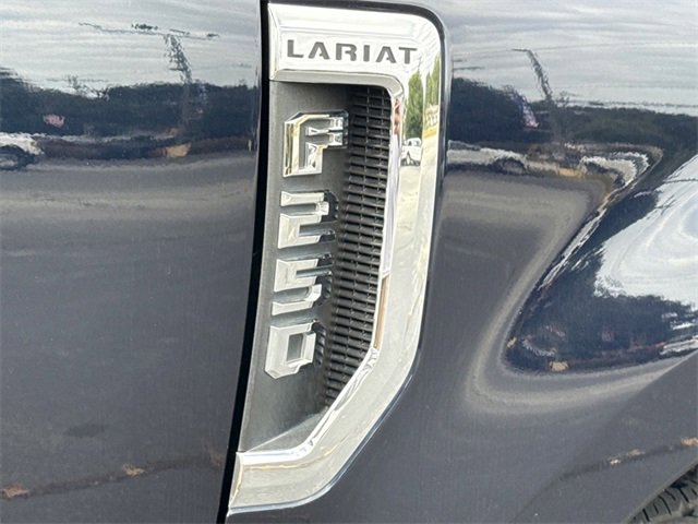 2021 Ford F-250 Lariat photo 25