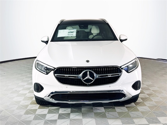2026 Mercedes Benz GLC 300 photo 2
