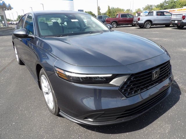 2025 Honda Accord LX's photo