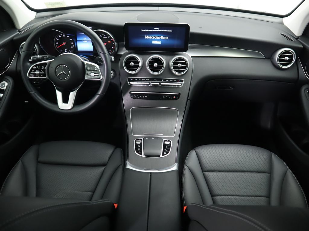 2022 Mercedes Benz GLC 300 photo 12
