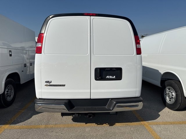 2025 Chevrolet Express Cargo 2500 photo 4