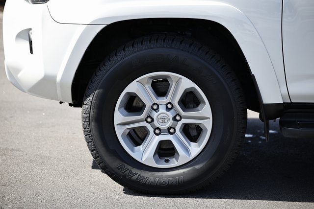 2024 Toyota 4Runner SR5 Premium photo 2