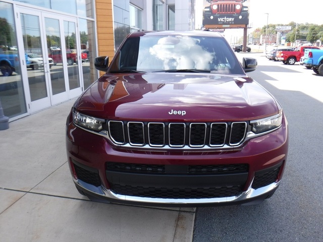 2025 Jeep Grand Cherokee Laredo X photo 4