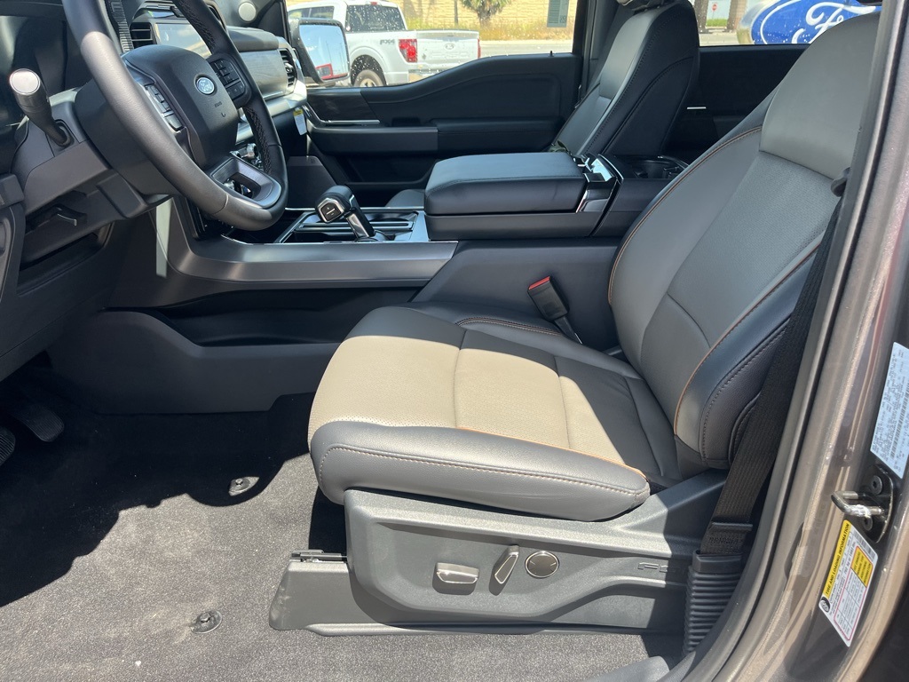 2025 Ford F-150 Lariat photo 19