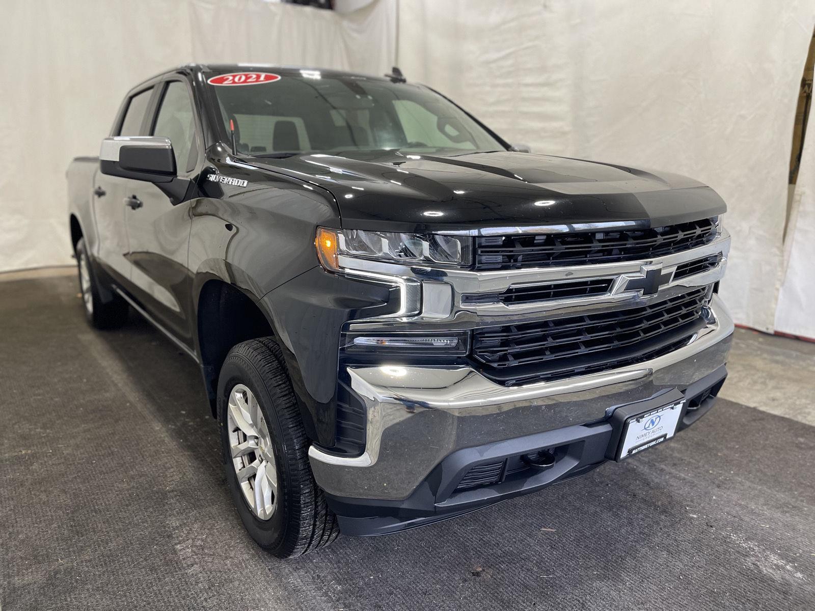 2021 Chevrolet Silverado 1500 LT photo 3