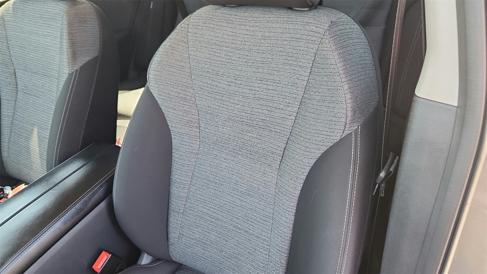 2023 Nissan Rogue SV photo 10