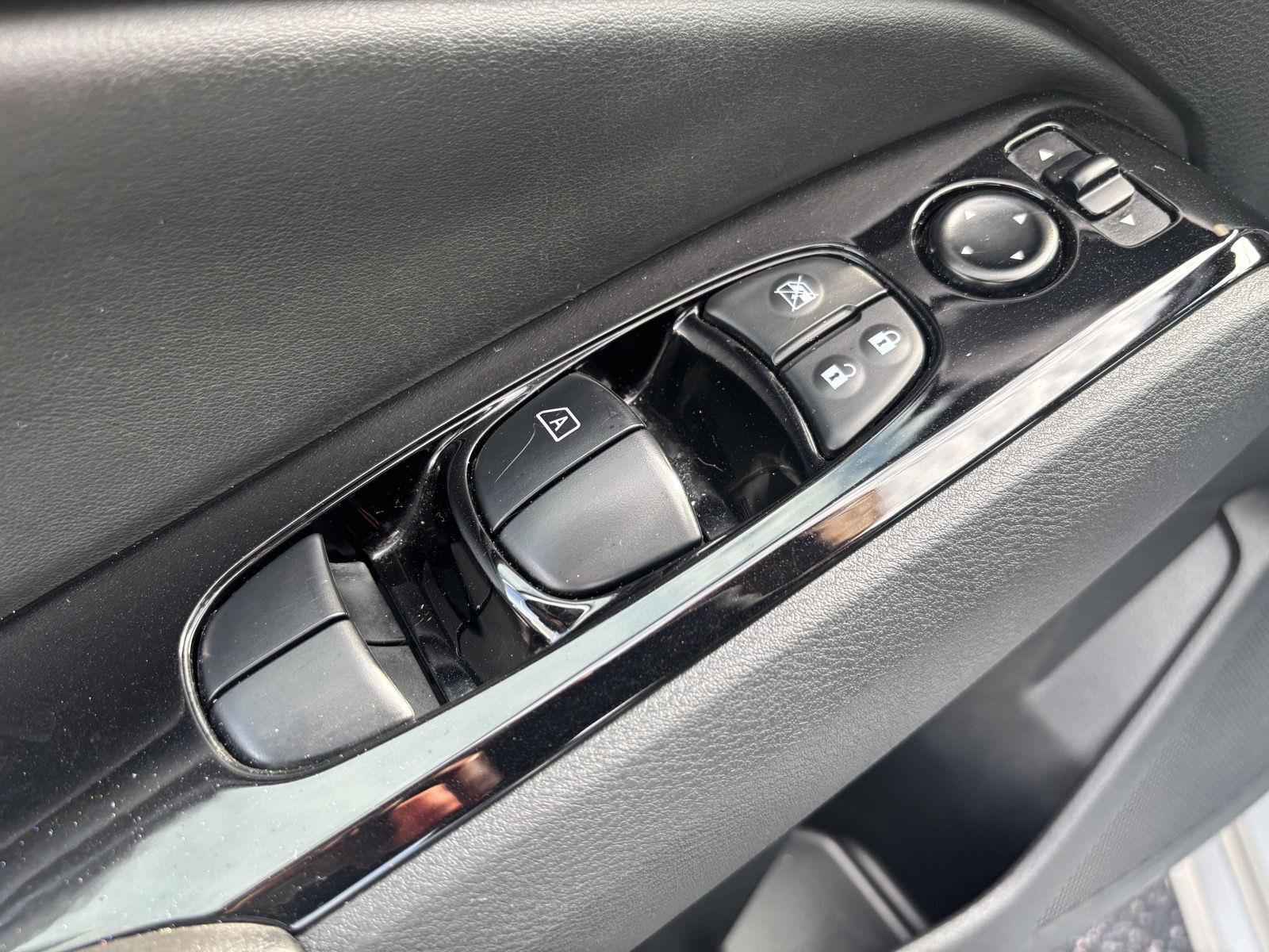 2023 Nissan Altima 2.5 SV photo 12