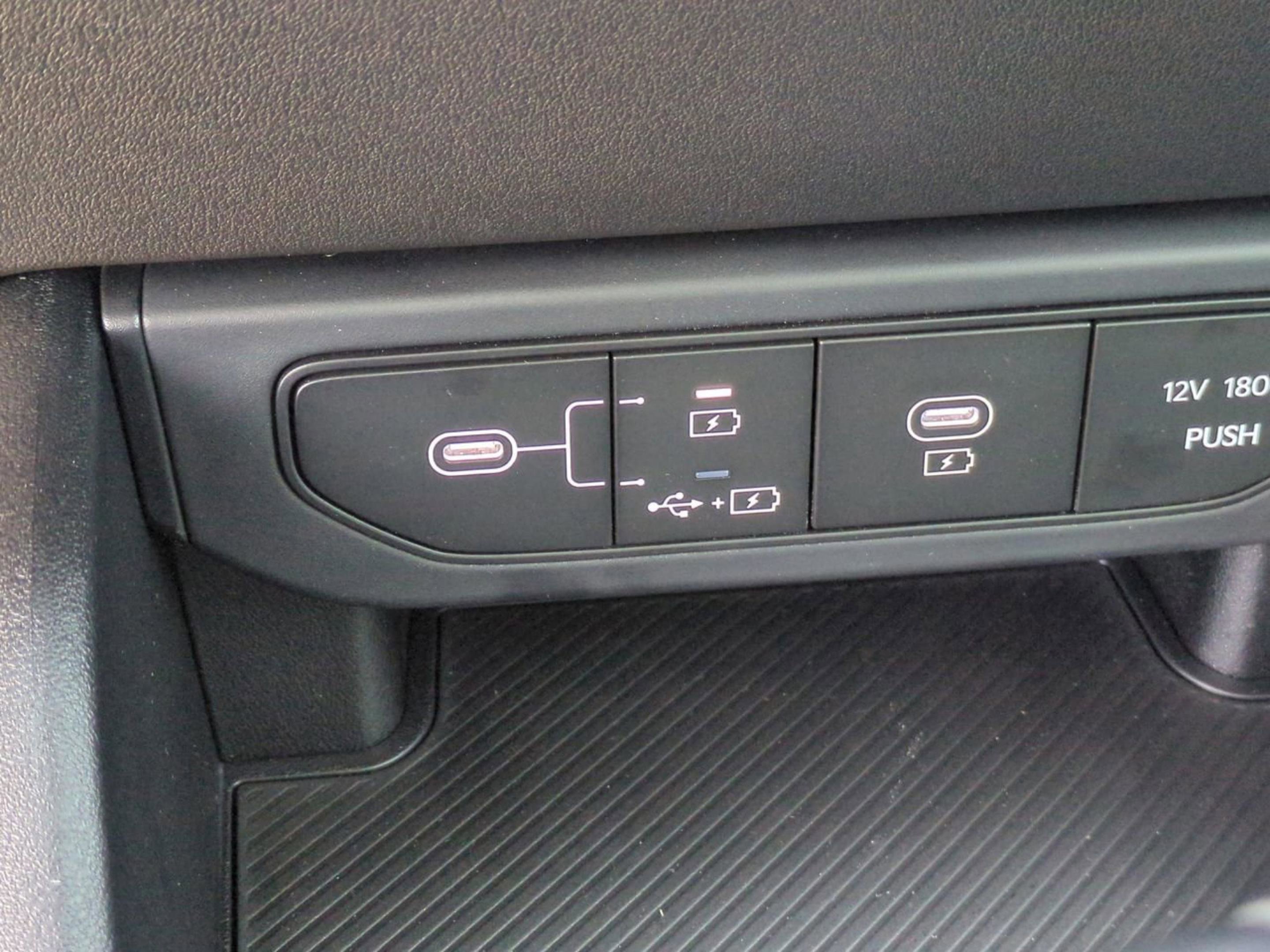 2025 Kia K4 LXS photo 17